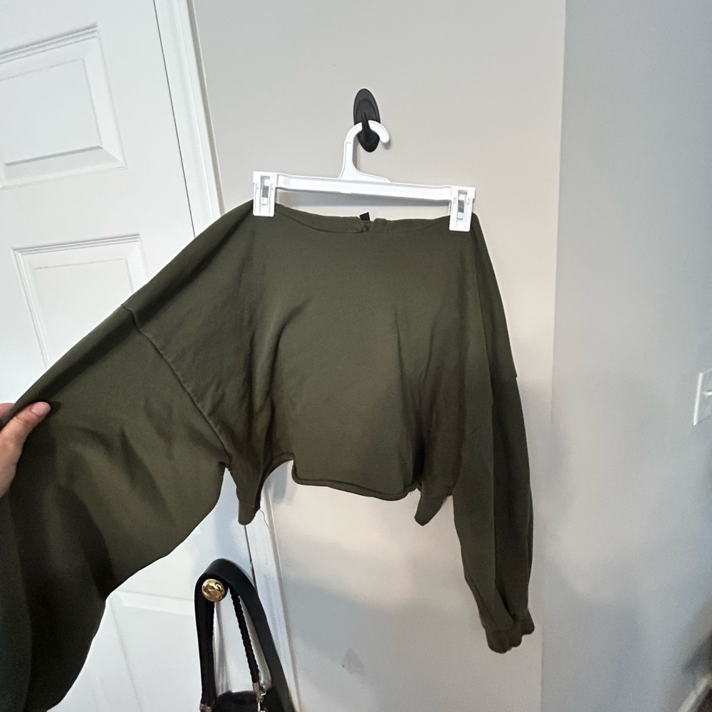 Fashion Nova Sage Green Sweat-Set.